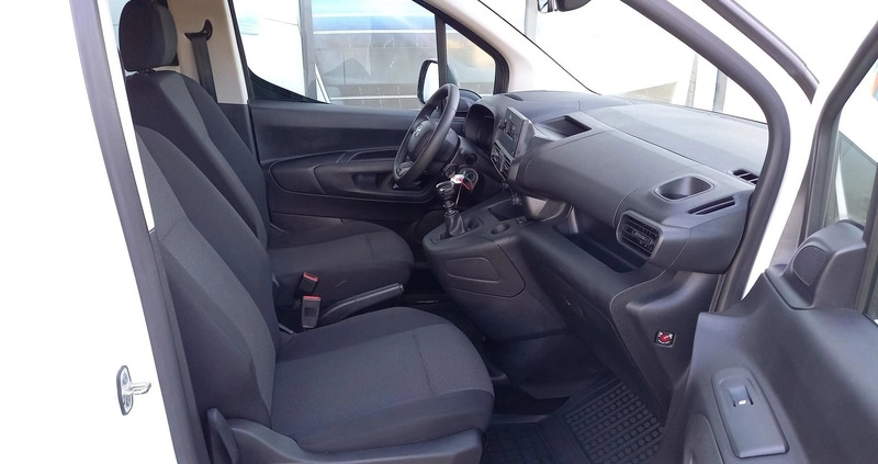Toyota Proace City Verso cena 78900 przebieg: 127450, rok produkcji 2021 z Luboń małe 379
